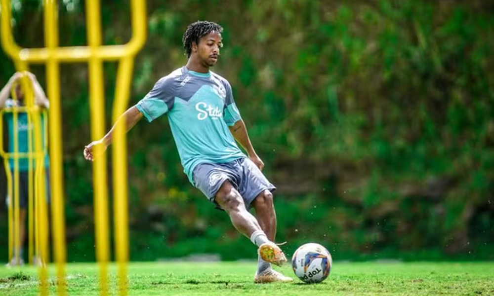 Ênio, atacante do Juventude envolvido no lance suspeito