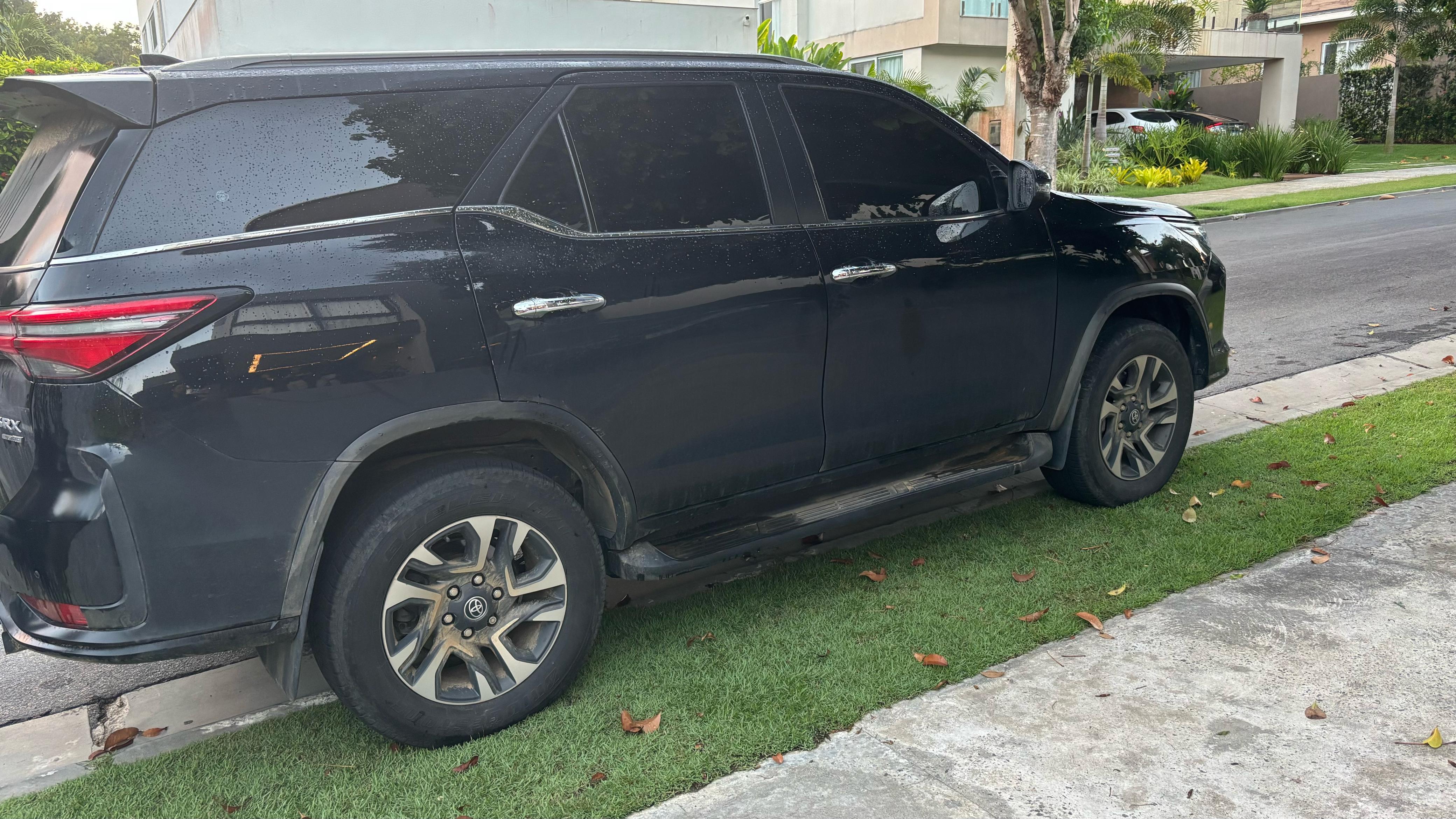 Toyota Hilux SW4 avaliada em R$ 400 mil