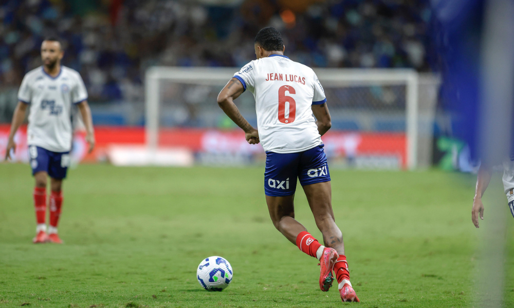 Jean Lucas foi uma das "peças apagadas" do Bahia, contra o Cruzeiro