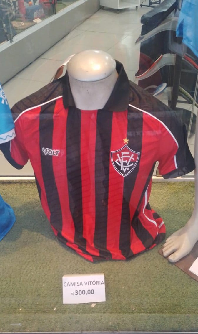 Lojas já estão comercializando a nova camisa do Vitória