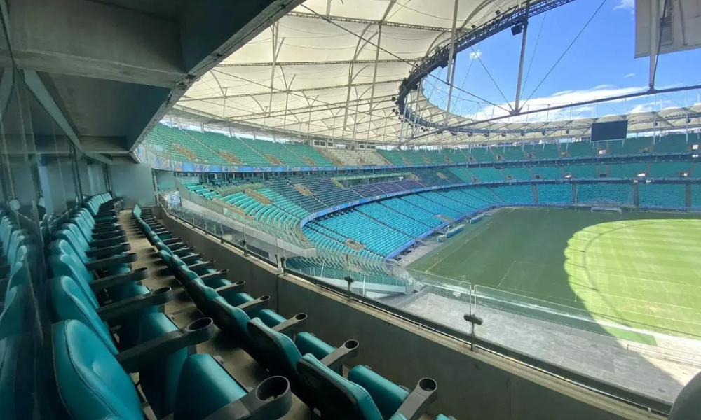 Exemplo do sombreamento do gramado da Arena Fonte Nova, no setor norte