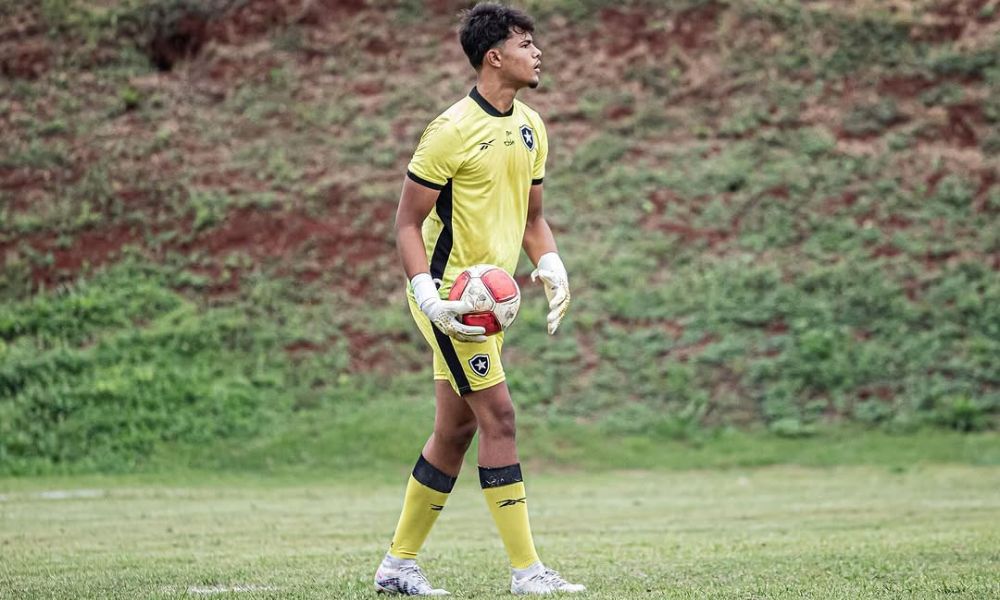 Bruninho Samudio joga pelo Sub-17 do Botafogo | Reprodução/Redes sociais