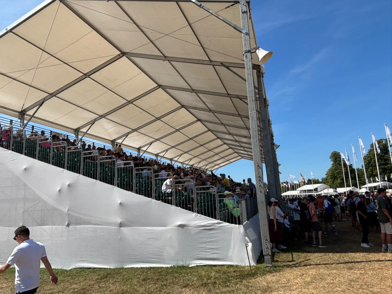 BNews na Inglaterra: Festival de Goodwood - Denza Z - BYD