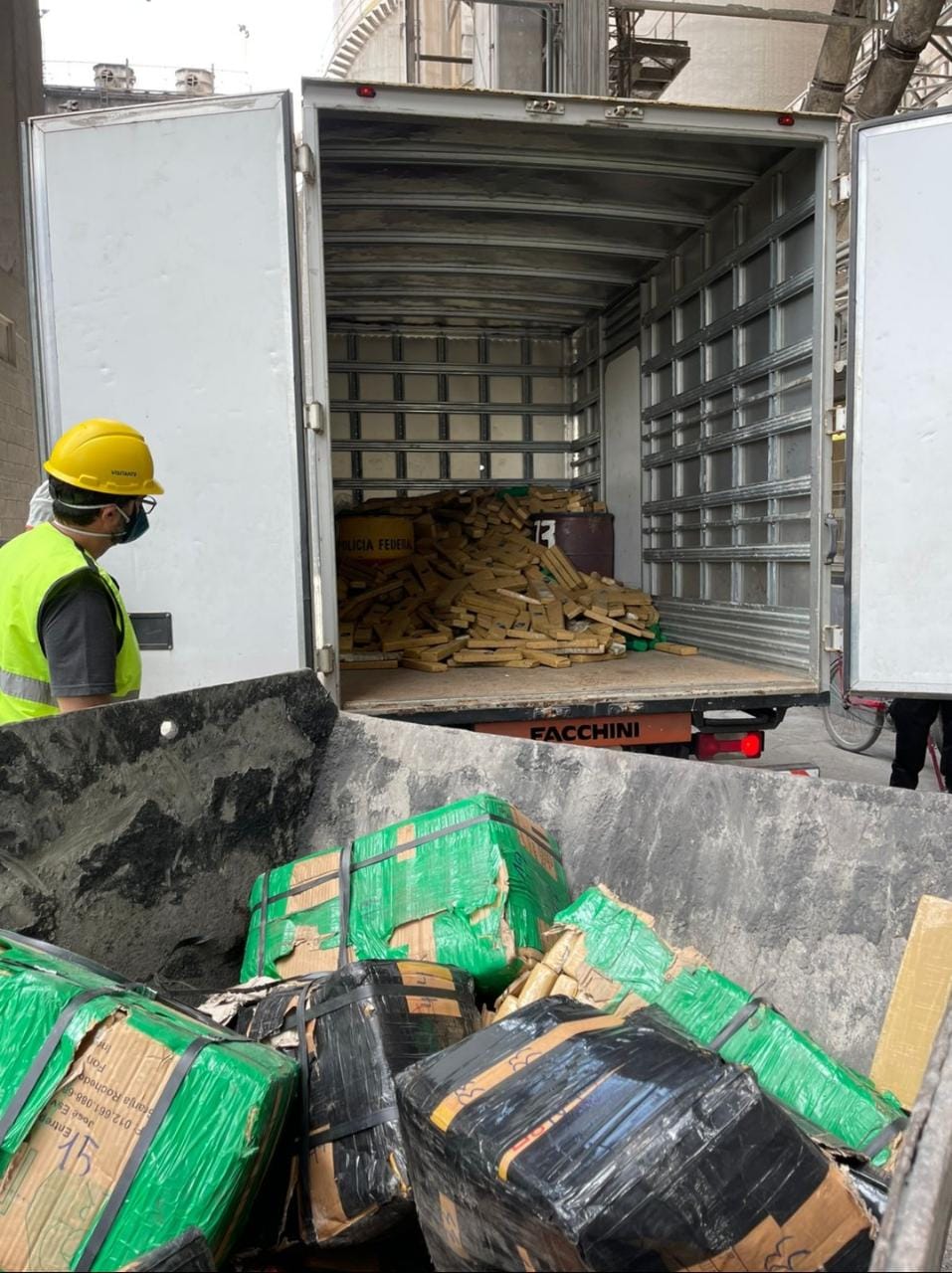 Entorpecentes apreendidos pela PF e PRF