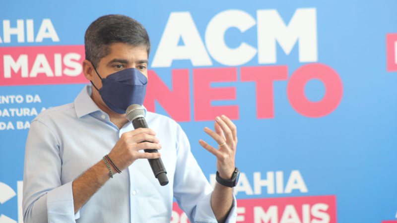 ACM Neto na entrega da USF Gal Costa