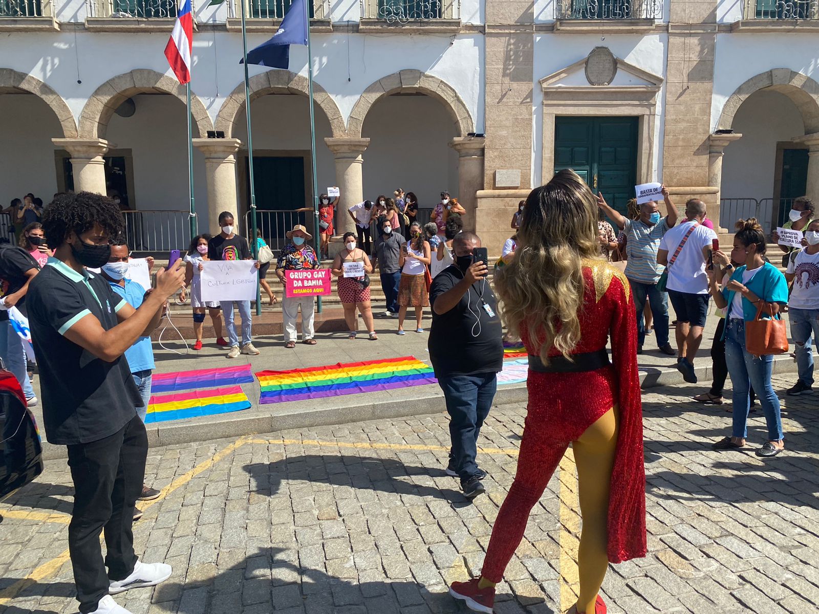 Grupo Gay da Bahia protesta em frente a Câmara de Salvador