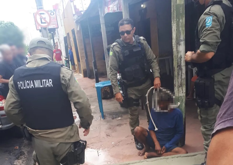 O suspeito de um assalto em Teresina foi perseguido e 'rapado' por populares. Foto: Divulgação/Redes sociais