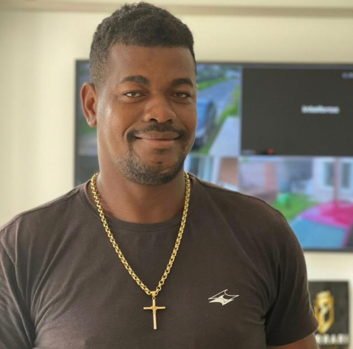 O homem foi morto enquanto bebia em um bar