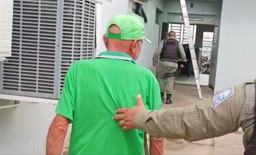 O idoso foi capturado após as mães das vítimas notarem um comportamento estranho 