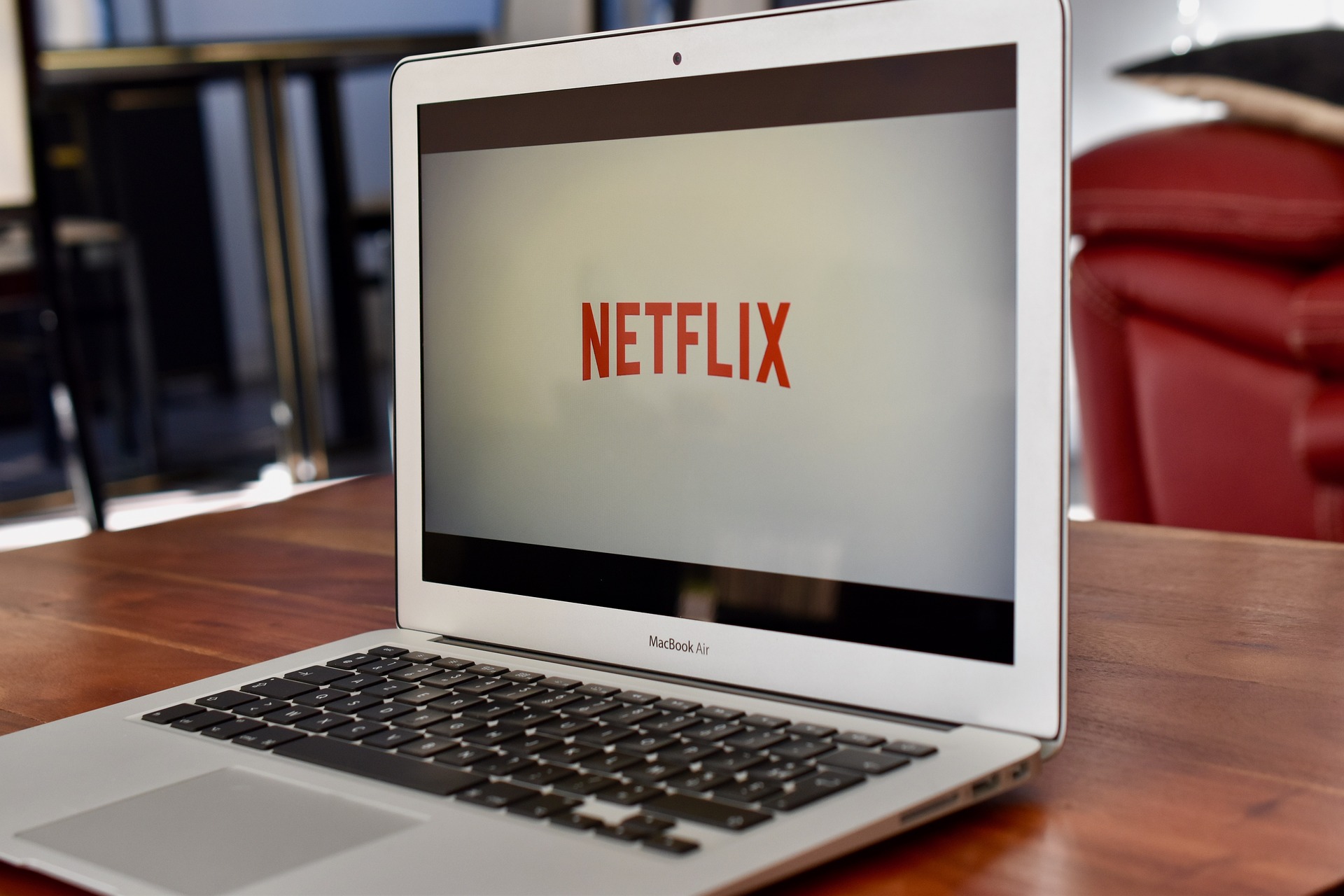 Netflix cobrará taxa extra de quem usar a conta em mais de uma