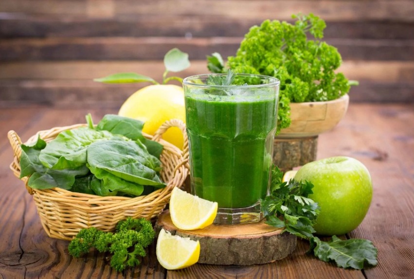sensação de inchaço pós ceia natalina? Nutricionista dá dicas para resolver isso suco