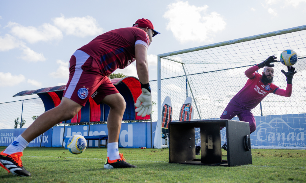 Danilo Fernandes em treinamento pelo Bahia, no CT Evaristo de Macedo