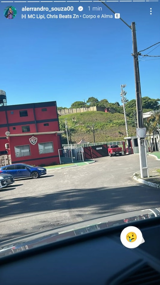 Foto de Story feito pelo centroavante Alerrandro do Vitória - Foto:Reprodução / Redes Sociais / Instagram / @alerrandro_souza00