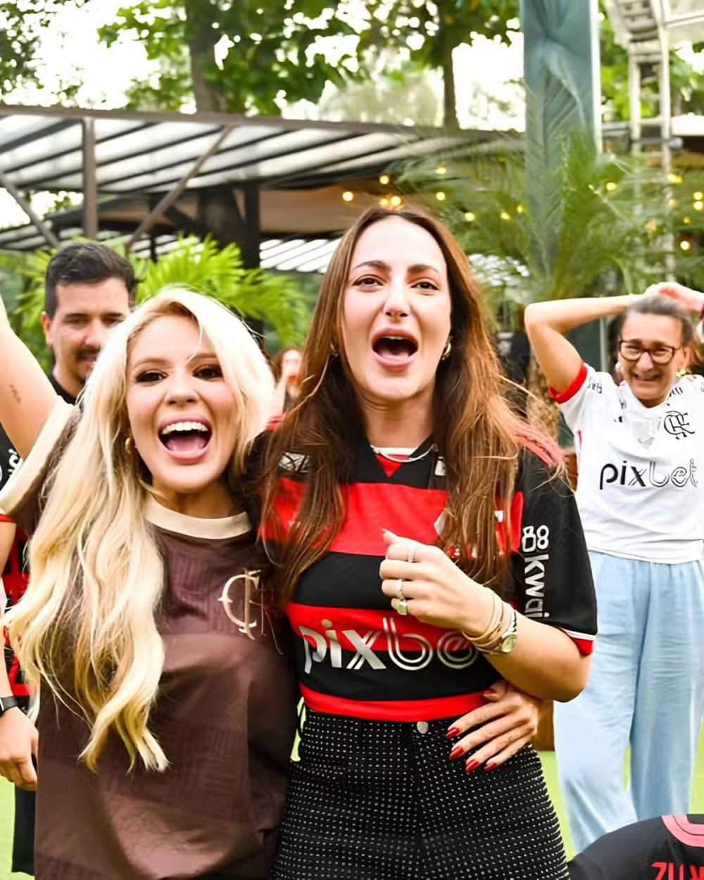Karoline Lima, mulher de Léo Pereira, e Maitê Lo Sardo, mulher de Léo Ortiz — Foto: Reprodução/Instagram