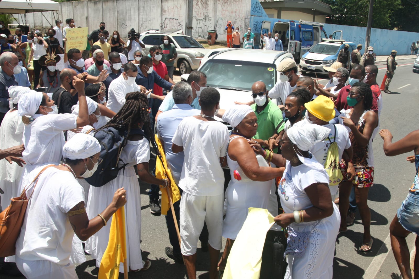 Protesto em Itapuã nas Dunas