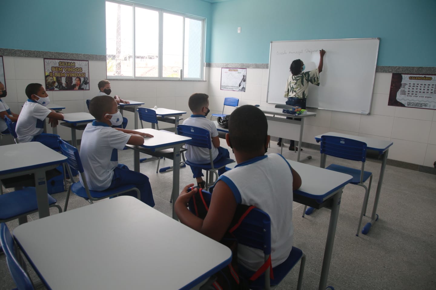 Valéria recebe nova escola municipal para até mil alunos
