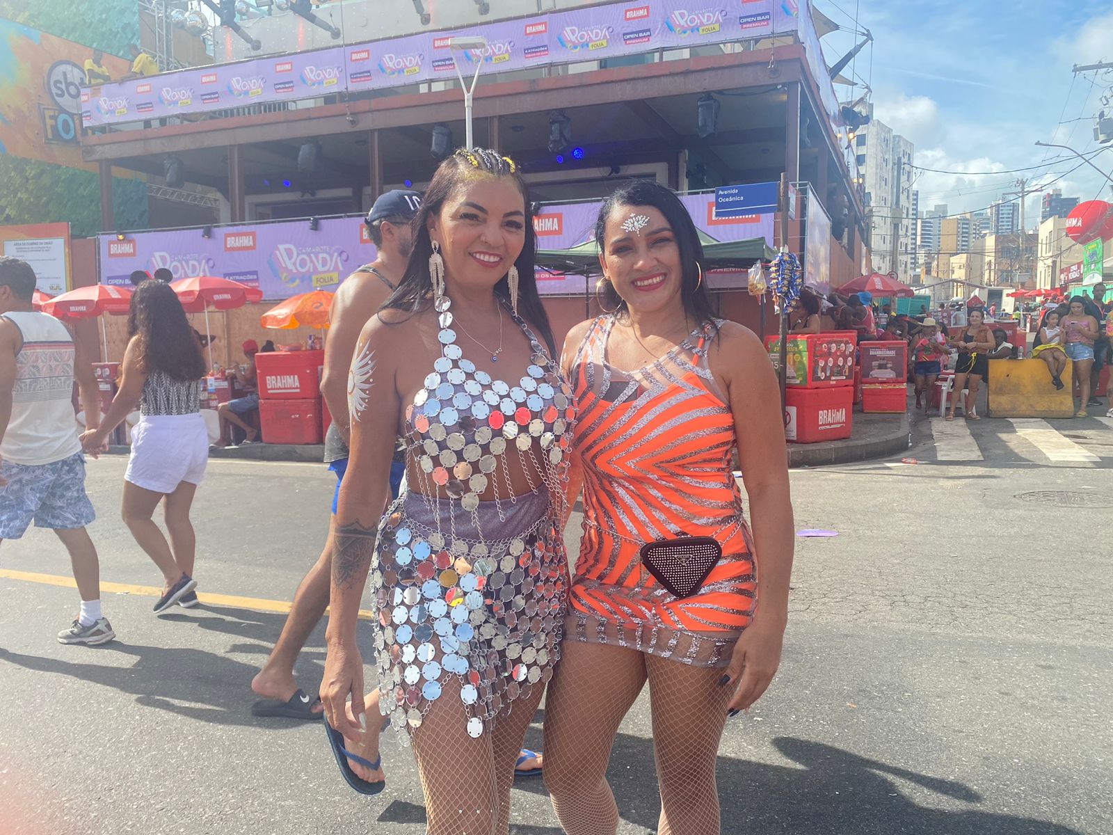 Foliana fantasiada no Carnaval de Salvador