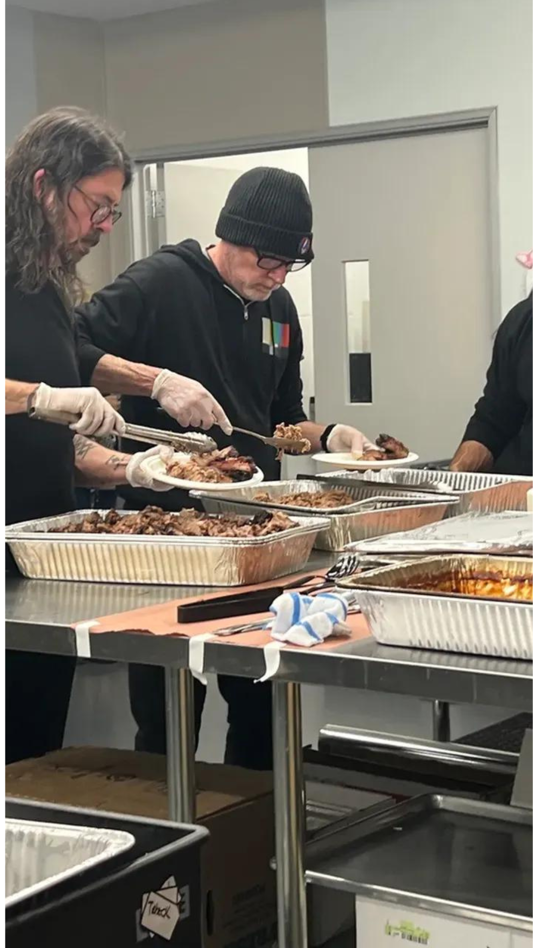 Dave Grohl em churrasco beneficente