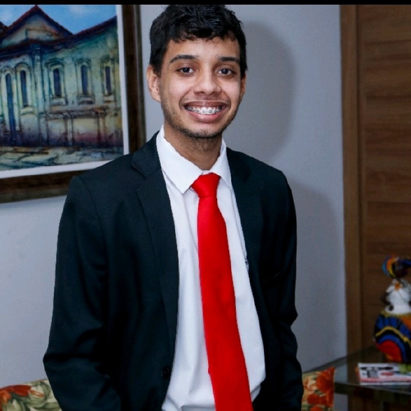 Caio Baraúna, advogado especialista em direito do trabalho