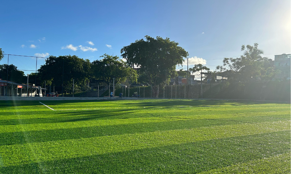 Campo da Pronaica, em Cajazeiras. Praça esportiva está interditada para uso