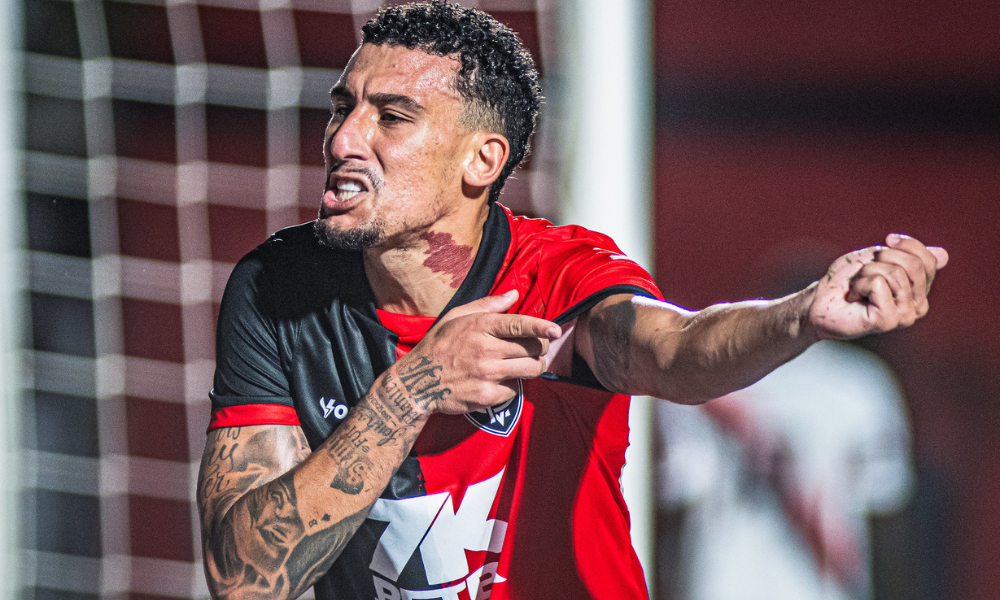 Meia Baralhas, jogador do Vitória