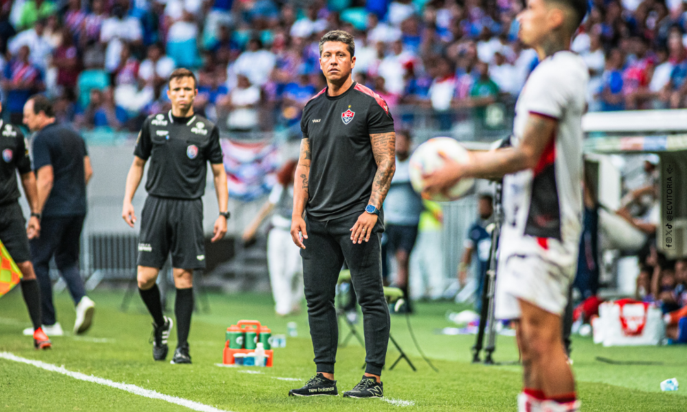 Carpini no clássico Ba-Vi, pelo Baianão