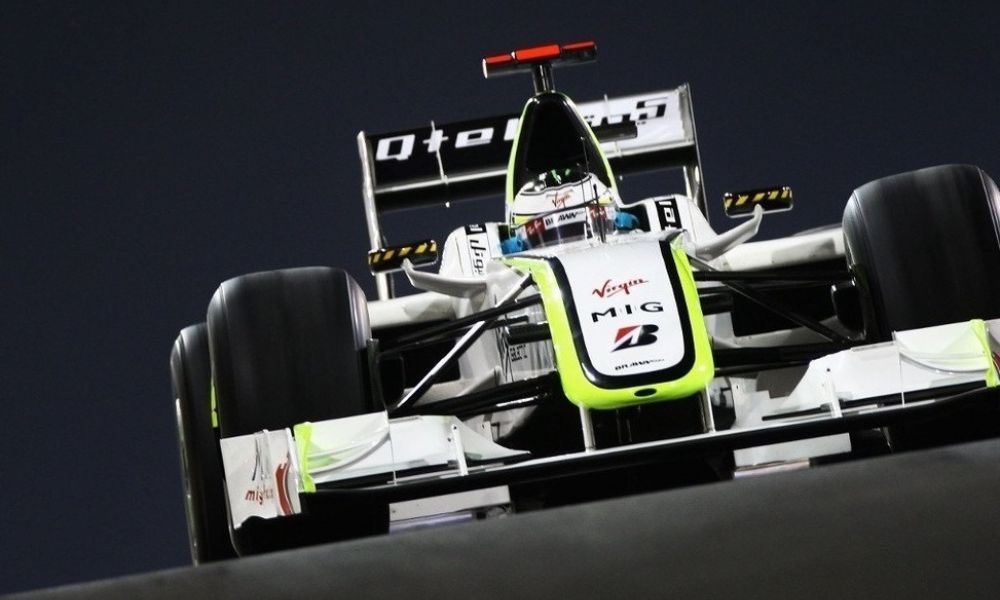 Carro da Brawn GP na pista - Foto: Reprodução / Redes Sociais / Instagram / @velocialta