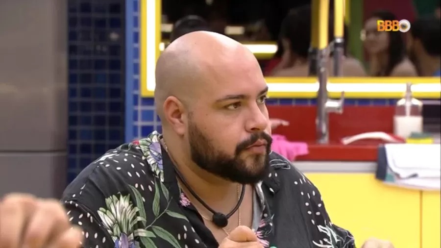 Tiago Abravanel fala mal do BBB22 em show: 'O mais flopado