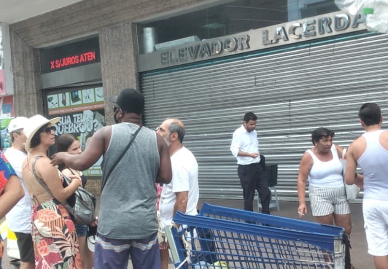 Uma das cabines do Elevador Lacerda apresentou uma pane, o que interrompeu o funcionamento. Foto: Reprodução/Vídeo