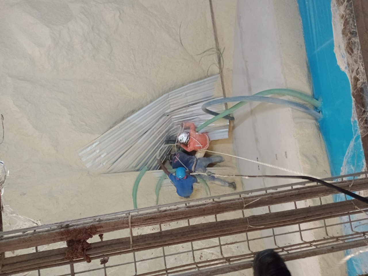 Momento em que o corpo foi encontrado - Divulgação 22 Batalhão - Corpo de Bombeiros 