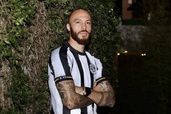 O clube da elite do futebol costa-riquenho tem as mesmas cores do Santos. Foto: Adrián Escalante/ Sporting FC 