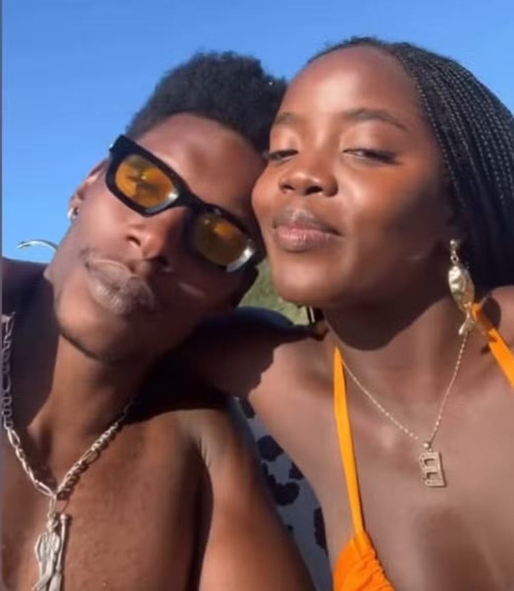 Clara Moneke e Breno Ferreira na Praia do Leme — Foto: reprodução/ instagram