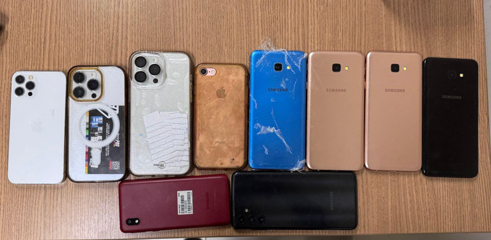 Celulares apreendidos com Dona Maria
