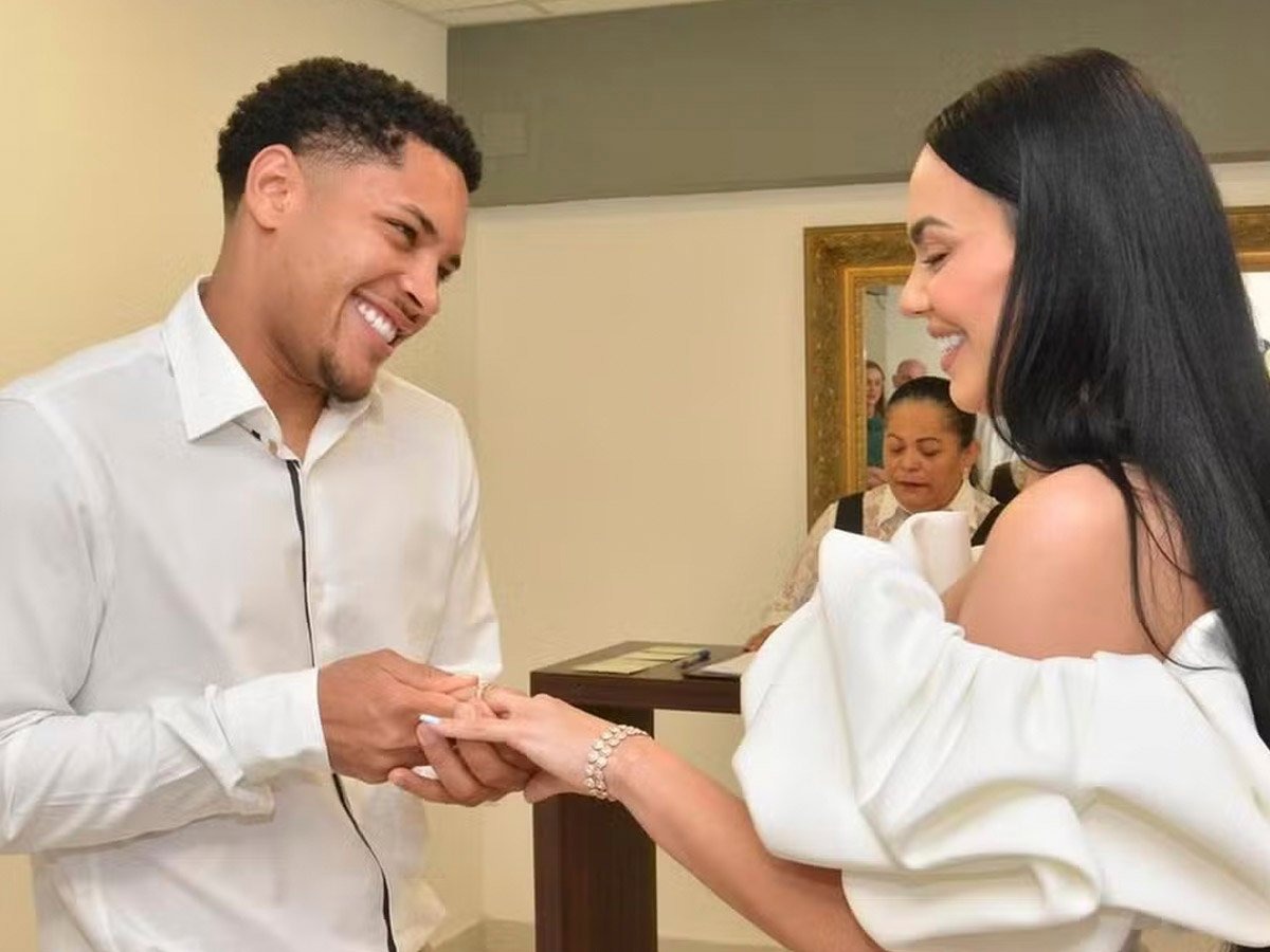 Dayana Lins e Vitor Roque 