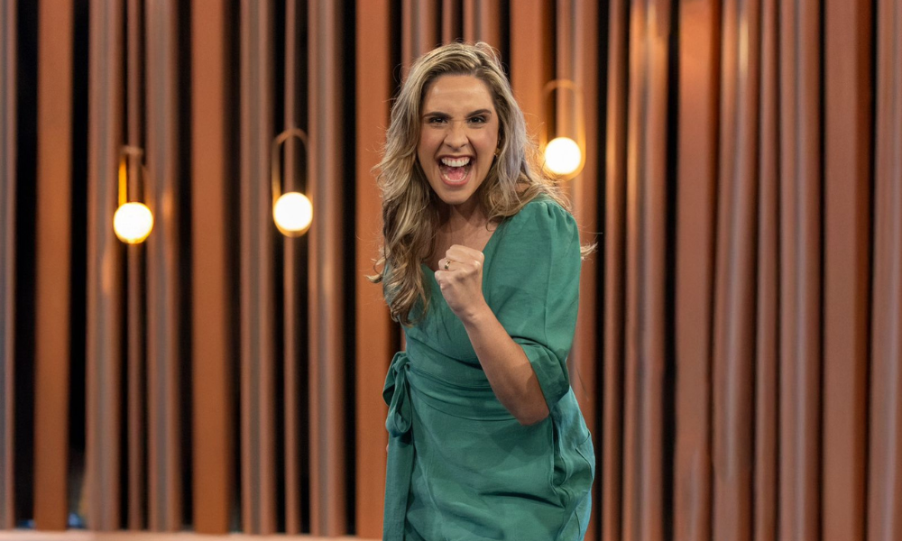 Narradora Manu Avena