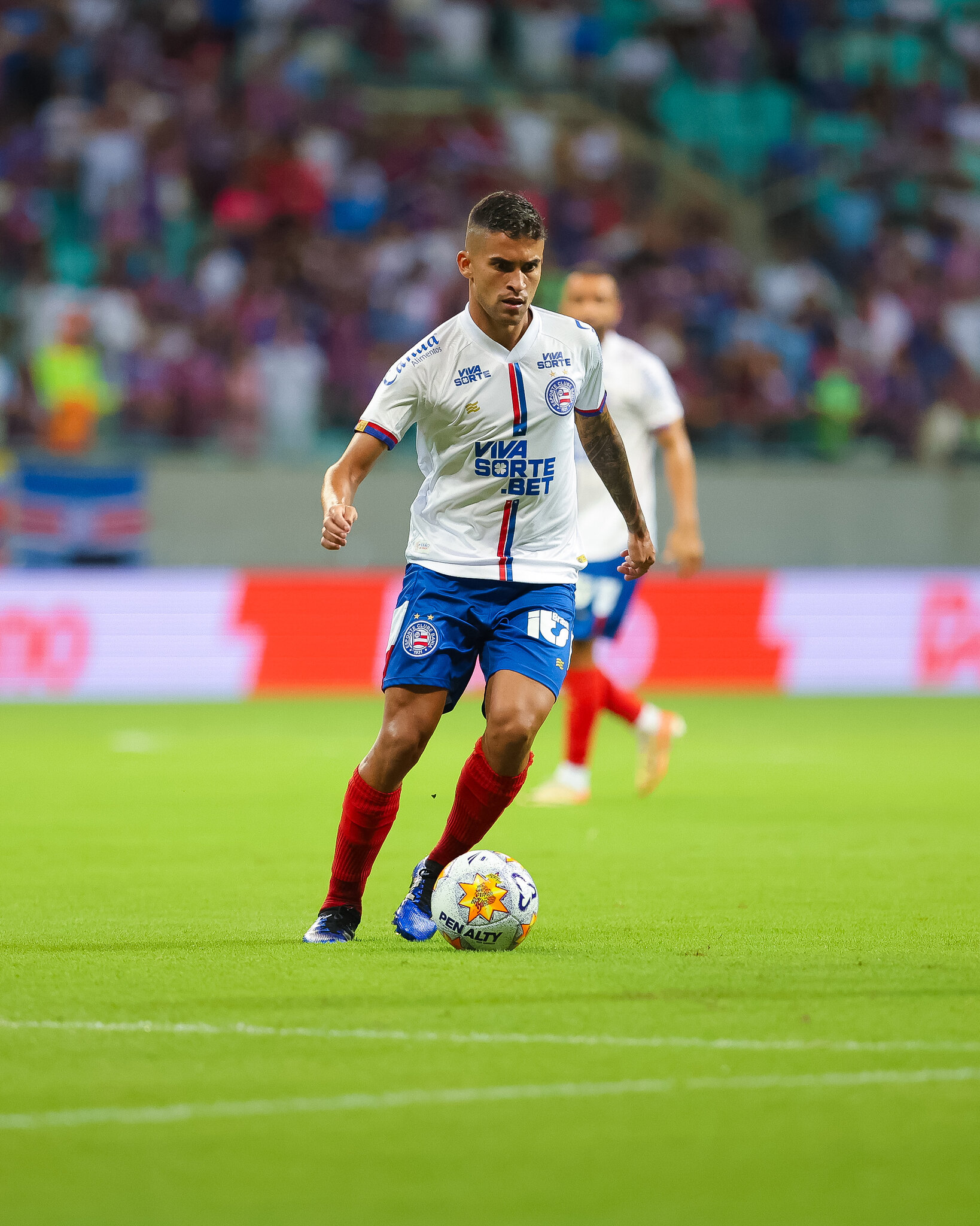 Novo patrocinador do Bahia estampado na camisa do Esquadrão