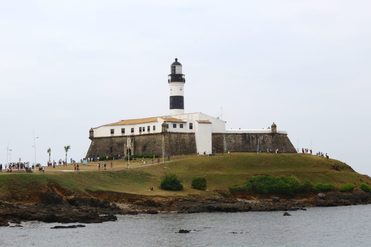Movimentação no Farol da Barra - Foto: Paulo M. Azevedo/BNews
