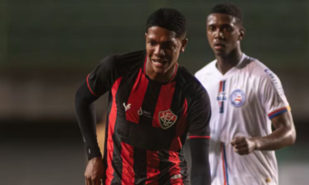 Atacante Diguinho em atuação com a camisa do Vitória - Foto: Victor Ferreira / EC Vitória