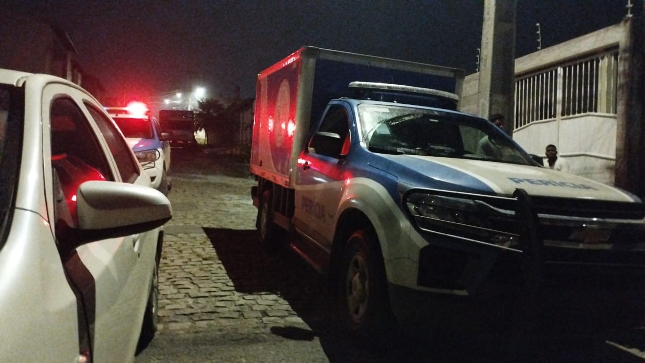 Homem é morto a tiros dentro de casa em Feira de Santana