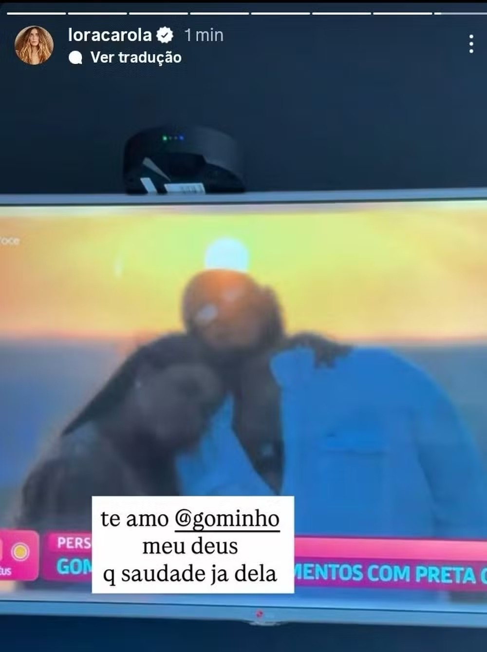 CArolina Dieckmmann assiste Gominho no 'Mais Você' — Foto: Reprodução/Instagram