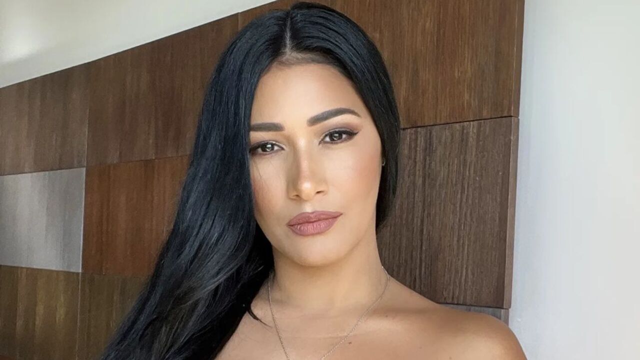 Simaria chama atenção ao postar foto completamente nua; veja clique