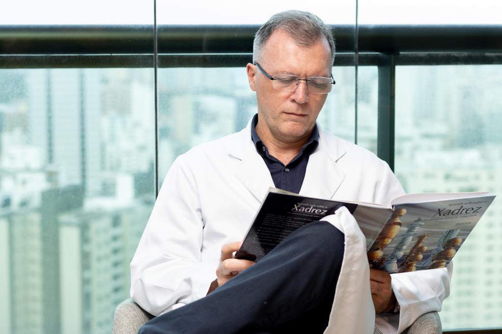 Claudilson Bastos - médico infectologista