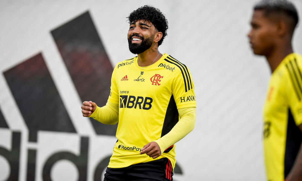 Gabriel Barbosa durante treino no CT da Gávea