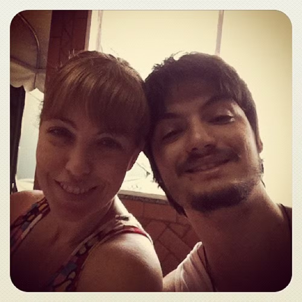 Primeira foto postada por Felipe Neto com a mãe em 2011 — Foto: Reprodução/Instagram