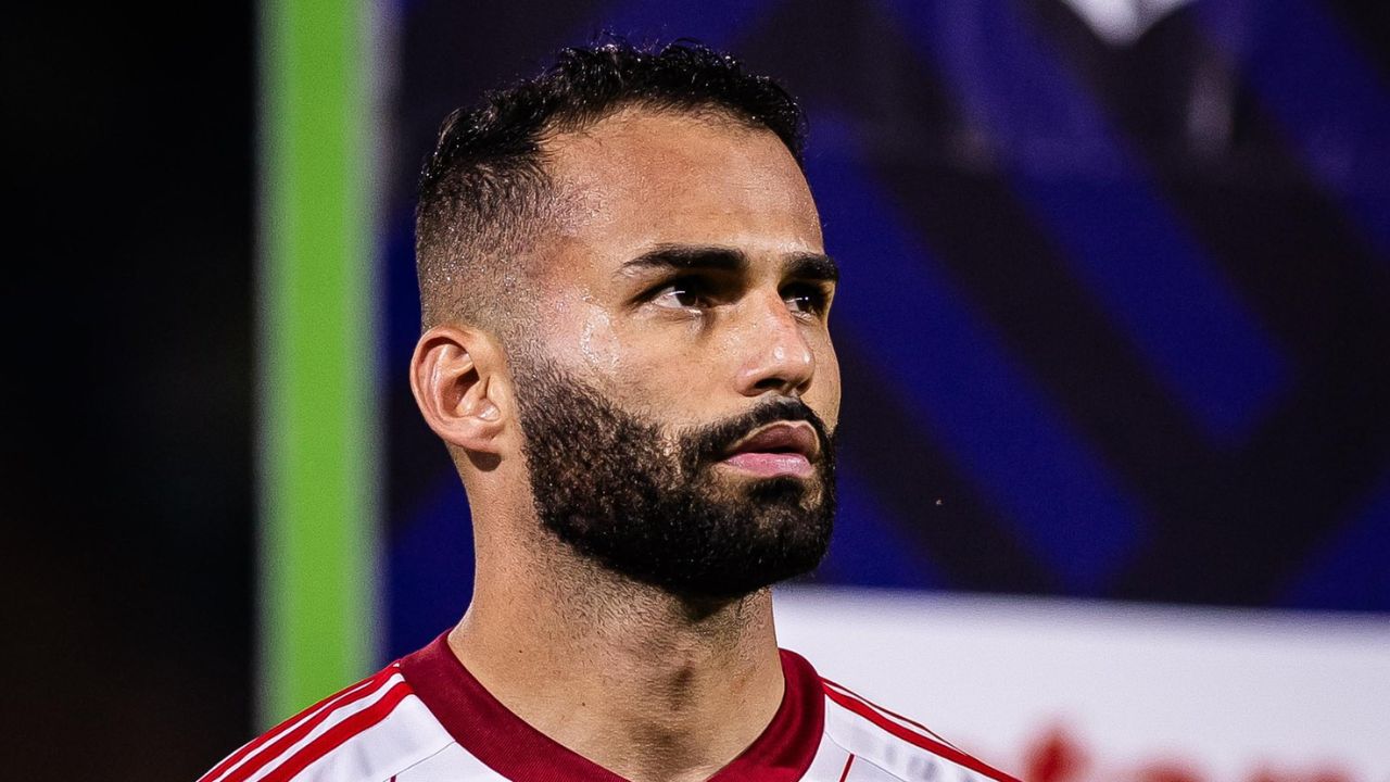 Thiago Maia em ação com a camisa do Internacional 