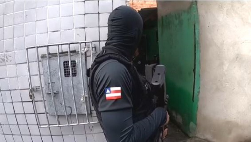 agentes cumpre mandados 