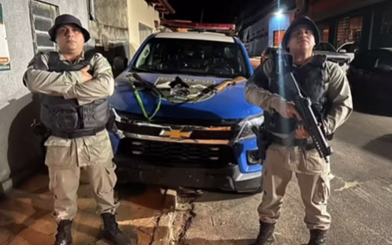Três armas de fogo foram apreendidas. Foto: Divulgação/Polícia Militar