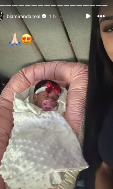 Foto de Maysha dormindo