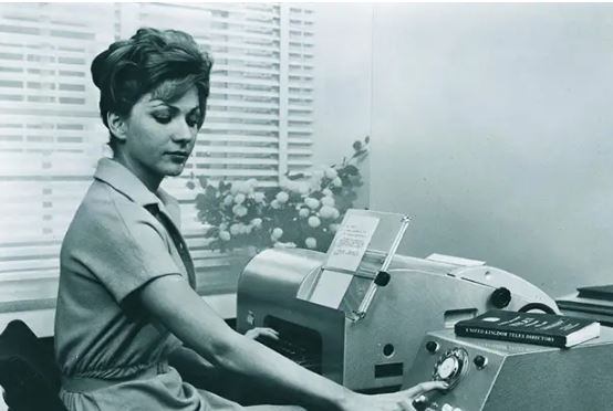 Operadora de mimeógrafo 