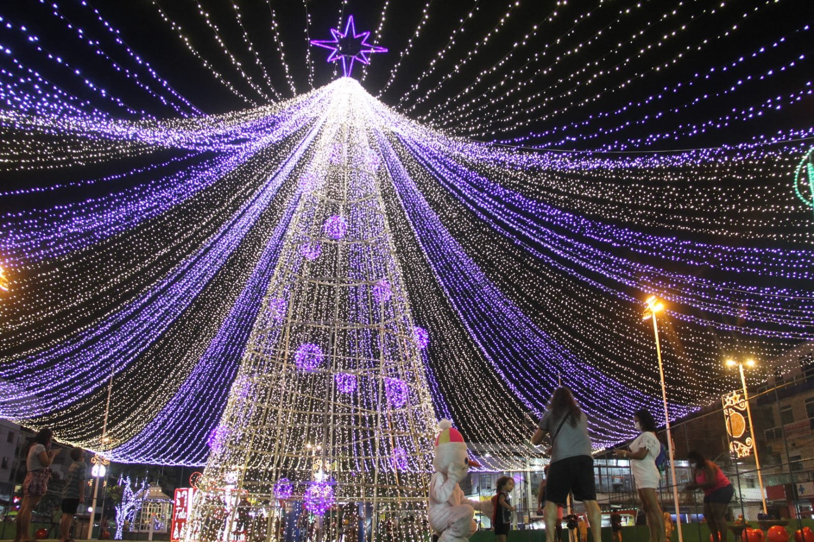 Decoração Natal Salvador 2022 é inaugurada no Subúrbio; veja fotos